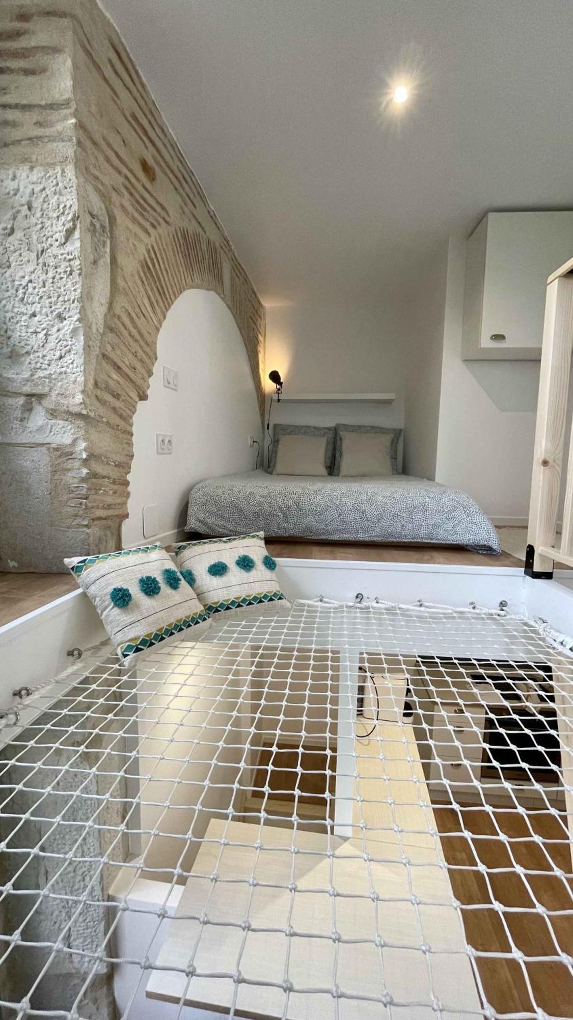 Appartement Au Calme Dans Le Quartier Historique Pour 4 Personnes Avec Espace Exterieur Pau Exterior photo